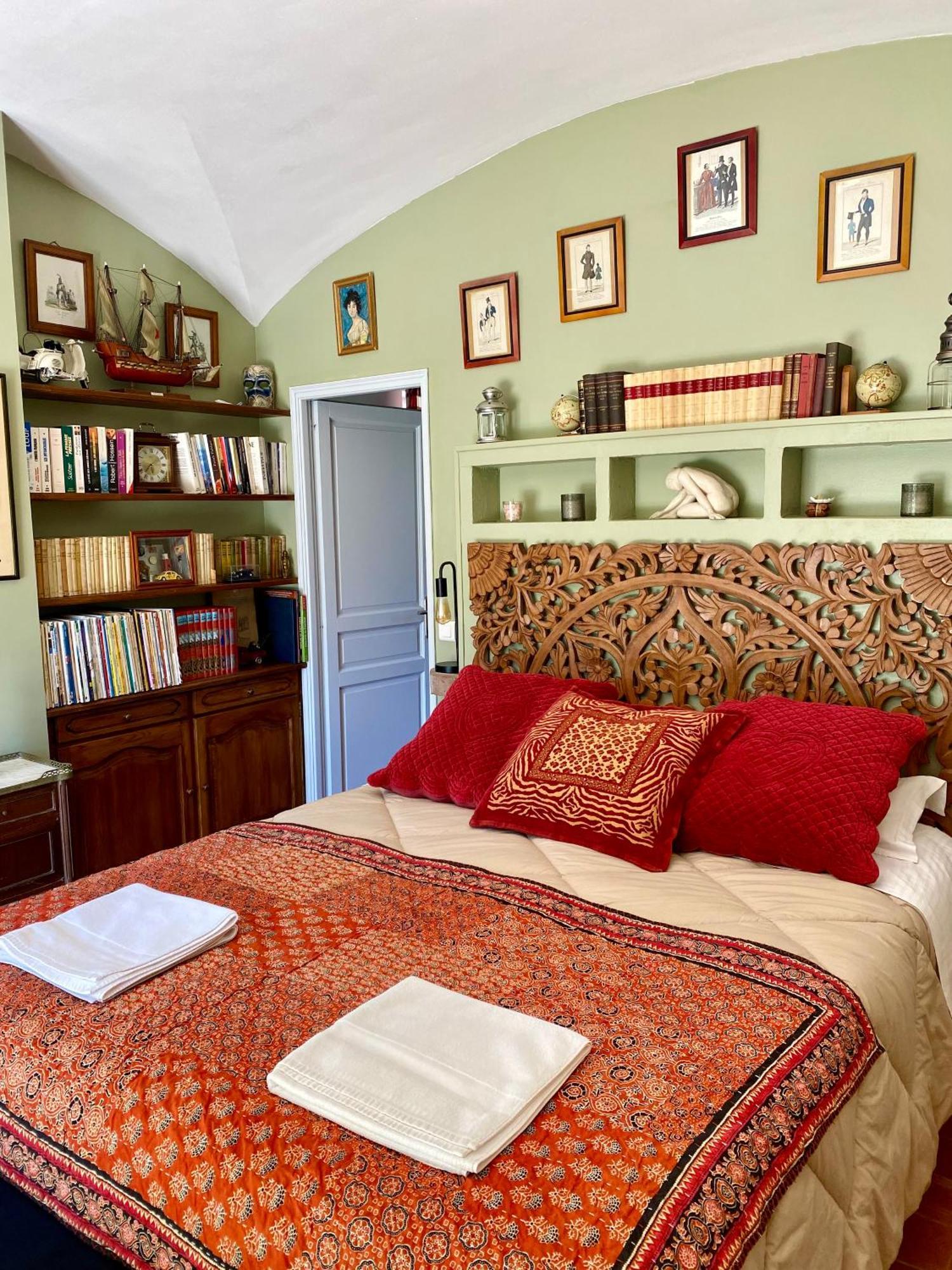 Bed and Breakfast Domaine Du Commandeur Mondragon Exteriér fotografie